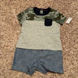 Gap NWT  Boy romper.